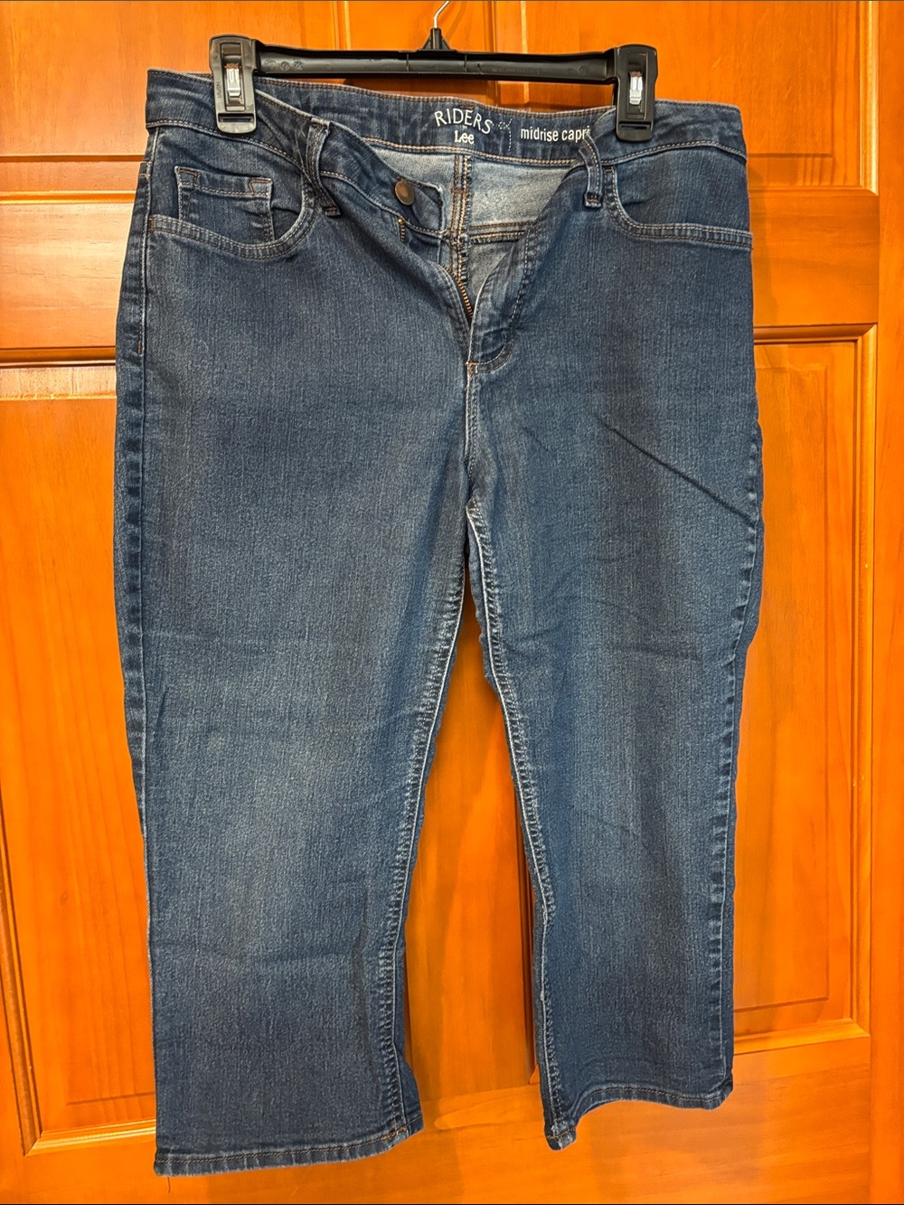 Lee Women's Dark Blue Cropped Jeans